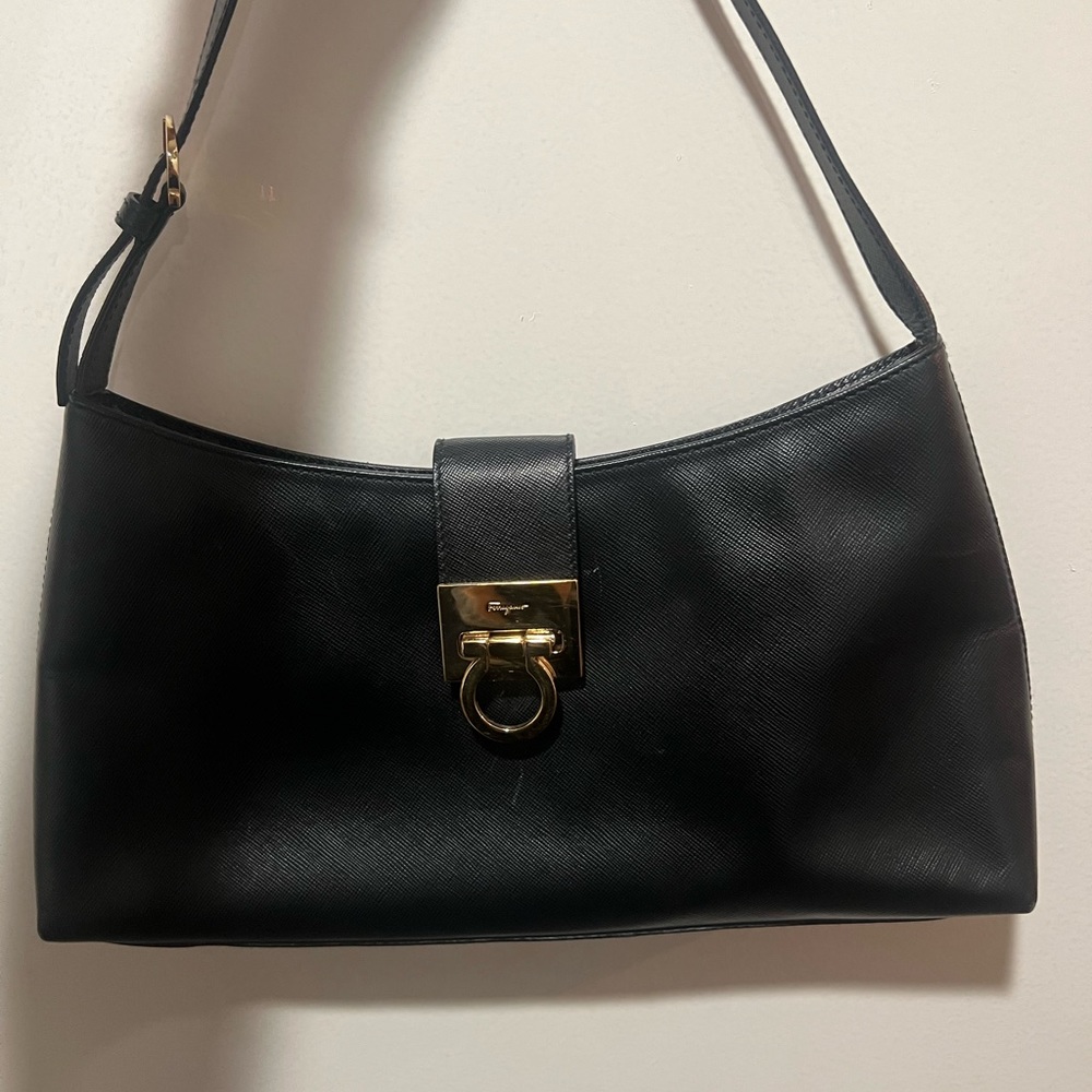 Ferragamo Trifolio shoulder bag — black with gold hardware